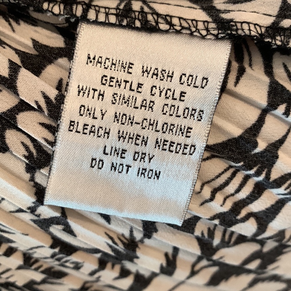 Beautiful Bodycon Blouse - Picture 4 of 4